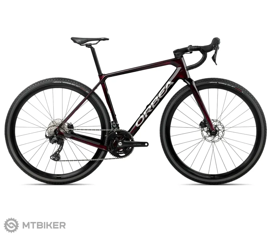 Orbea TERRA M30TEAM 28 kolo, karbon vínová/titanová Odeslání Ihned