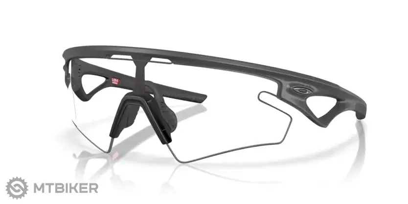 Oakley Sphaera Slash brýle, carbon/Clear to black Iridium Photochromic Cenová Bomba