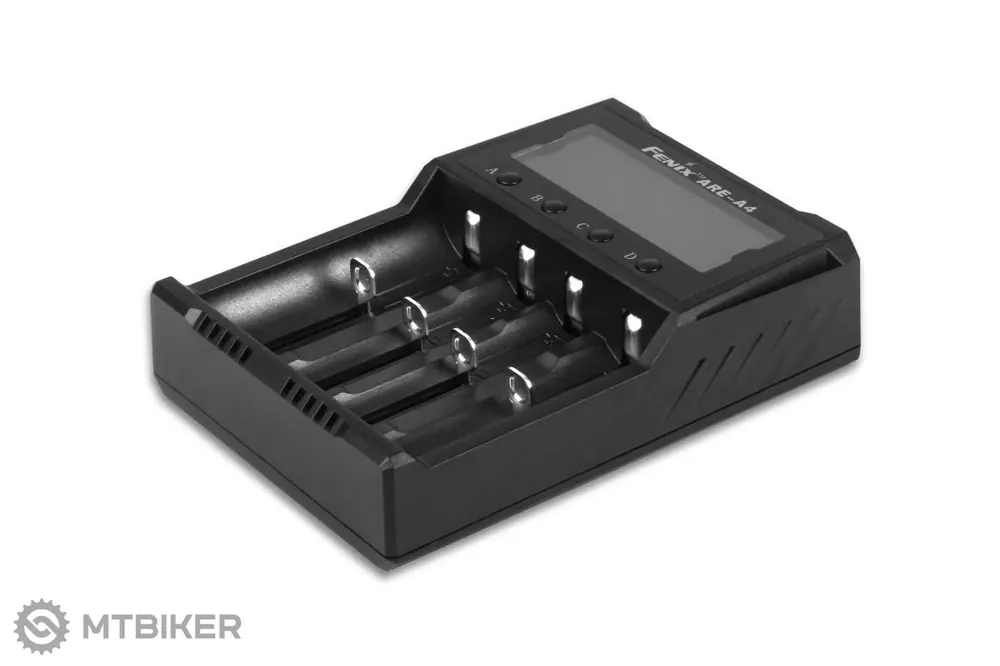 Fenix ARE-A4 (Li-ion, NiMH) nabíječka Víkendová Akce