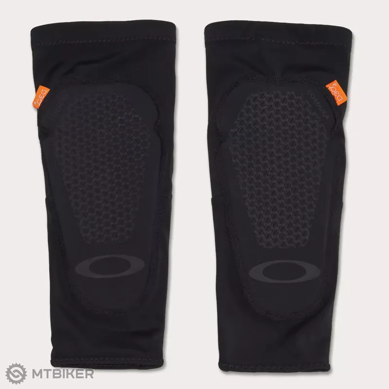 Oakley All Mountain D3O Knee GRD chrániče kolen, blackout Ověřený
