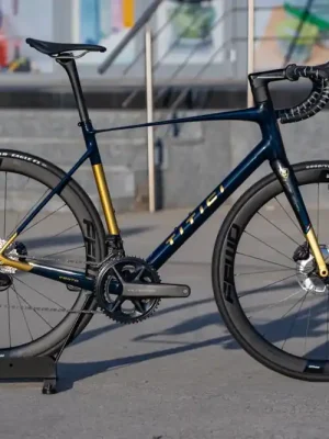 Omezená Nabídka Titici VENTO Ultegra Di2 kolo, gloss dark blue/cooper