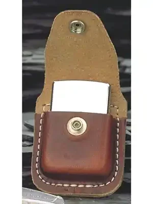Aktuální Zippo kožené pouzdro na zapalovač, hnědé