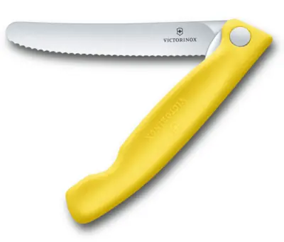 Hit Sezóny Victorinox Zavírací nůž na ovoce a zeleninu - vroubkovaná čepel Swiss Classic, žlutý