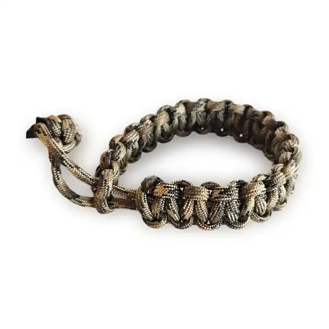 WARAGOD Paracord náramek s nastavitelným zapínáním Ilmë, camo coyote Omezená Nabídka