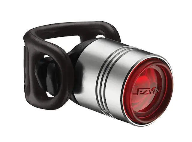 Lezyne LED FEMTO DRIVE REAR stříbrná/černá Odeslání Ihned