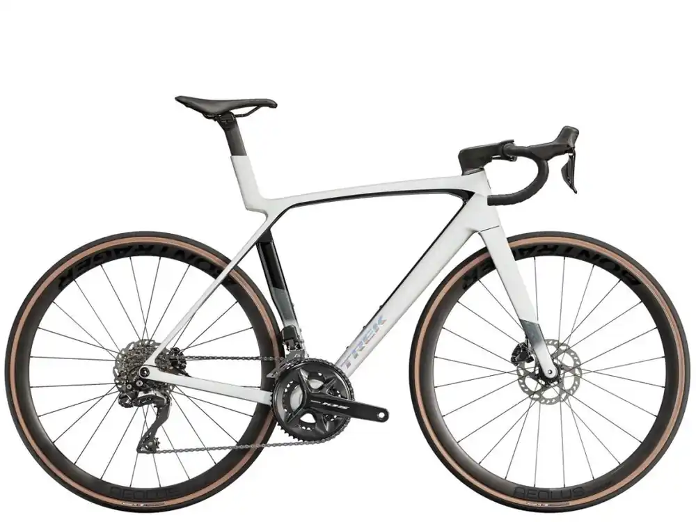 Silniční kolo Trek Madone SL 6 Gen 8 2025 White Prismatic Nízká Cena