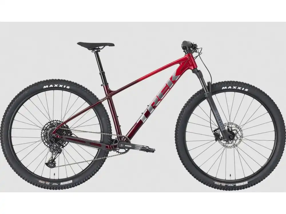 Kolo TREK Marlin 7 Gen 3 2026 Fury Red/Lithium Grey Fade Výhodná Nabídka