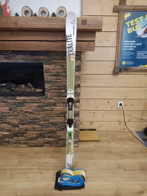 Akční Nabídka Fischer X-Tralite + stoupací pásy (vázání Diamir Eagle 10 M/L)