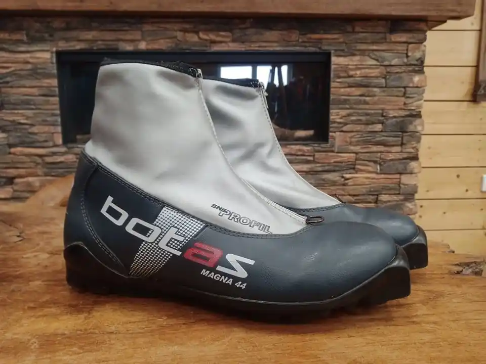 Dokud Zásoby Vydrží Botas Magna 44 SNS